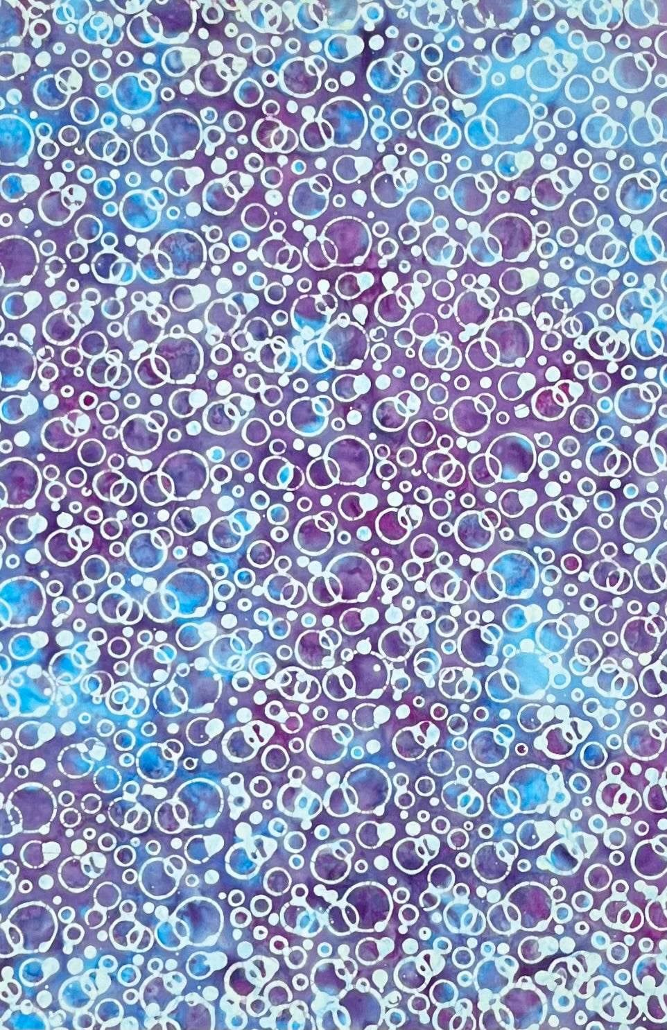 CIRCLES & BUBBLES MIXED BERRY 5181 BATIKS