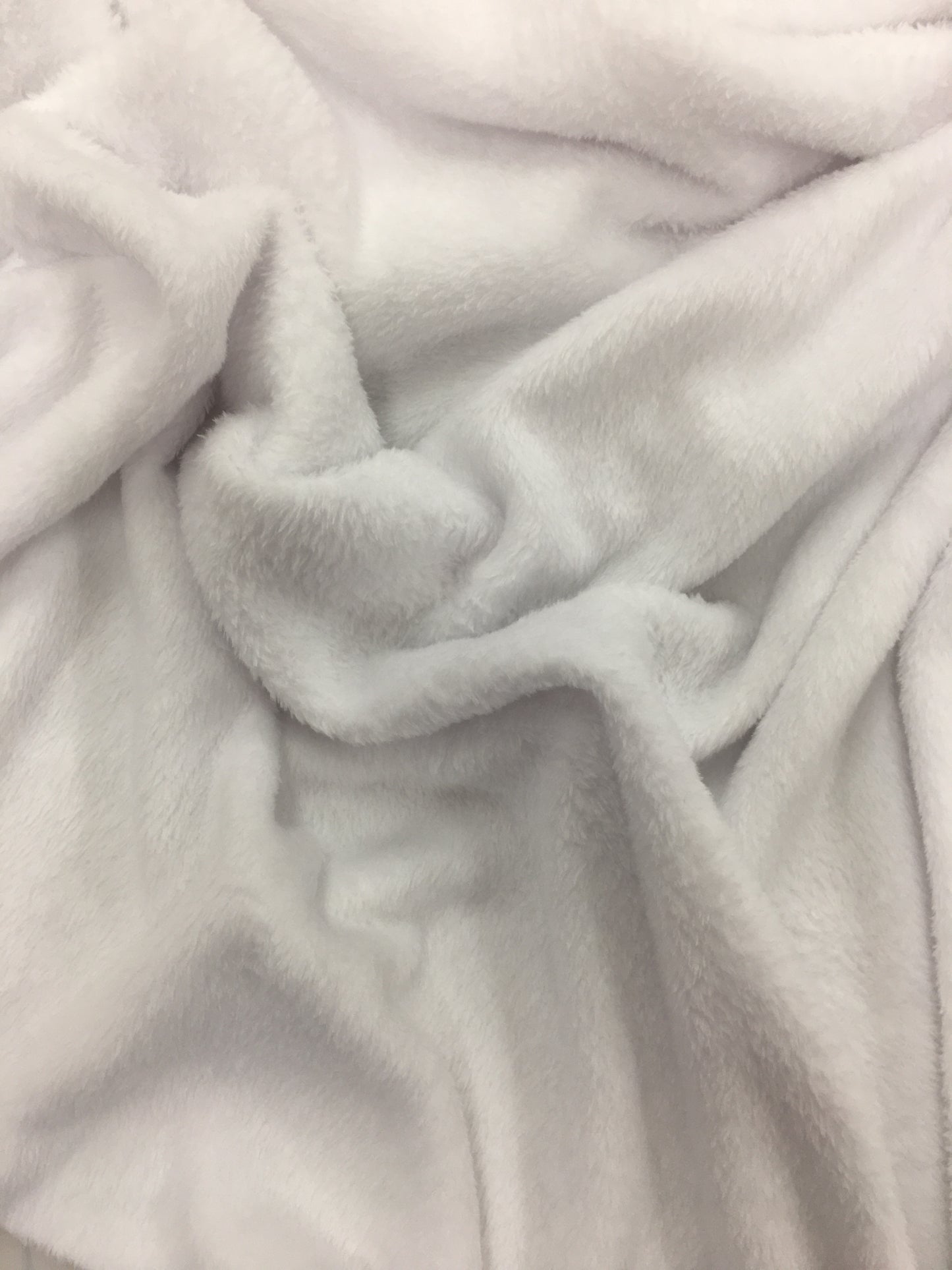 EMBOSSED CHEVIE SPA CUDDLE SNOW
