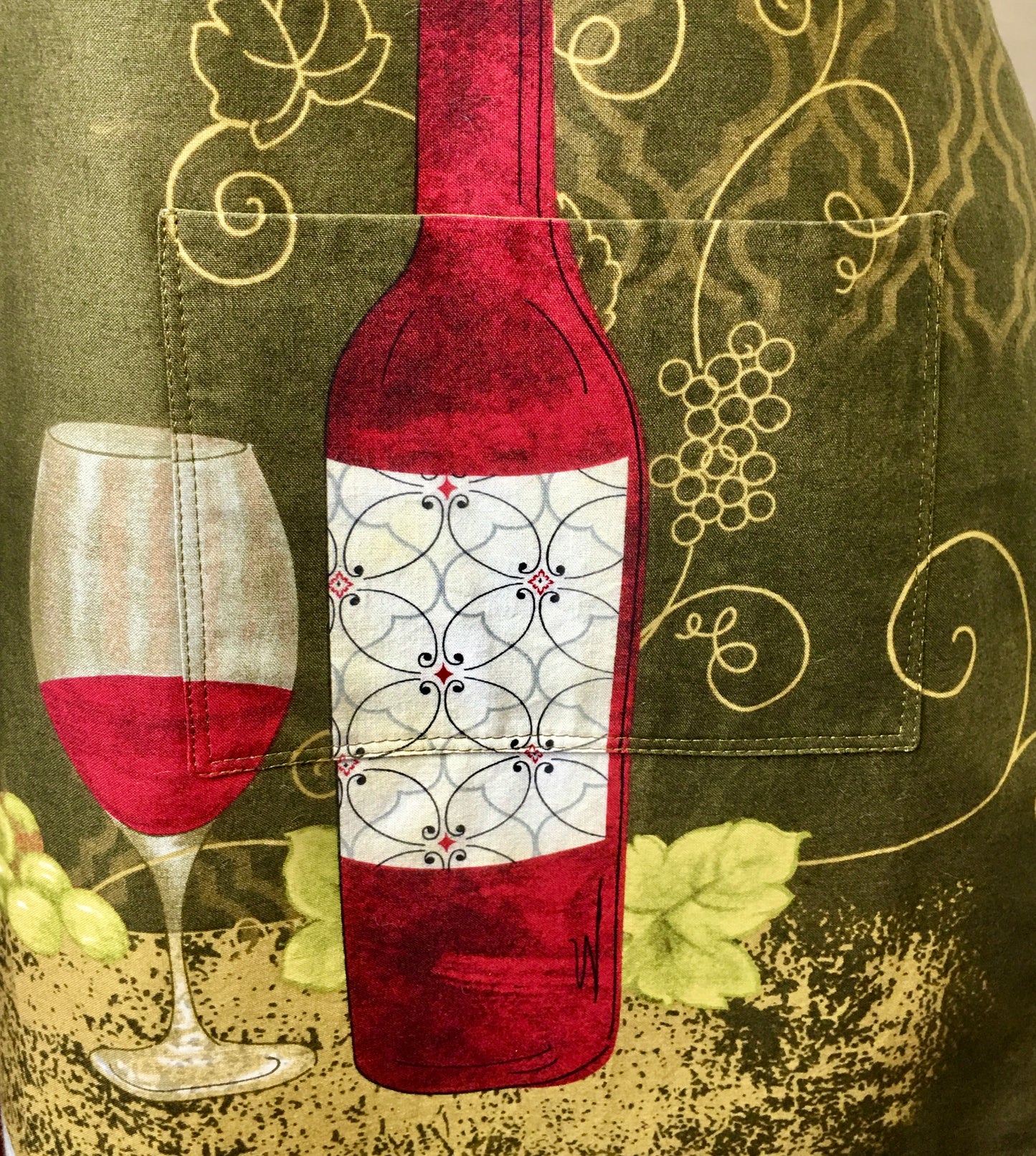 IT'S WINE O CLOCK APRON